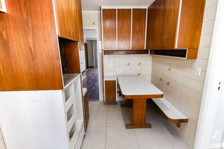 Apartamento para alugar com 110m², 3 quartos e 3 vagasCozinha - Armários