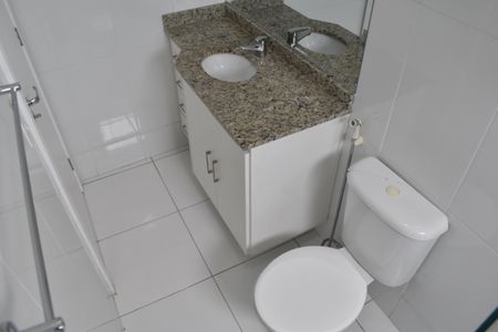 Casa de condomínio para alugar com 179m², 4 quartos e 2 vagasBanheiro Social