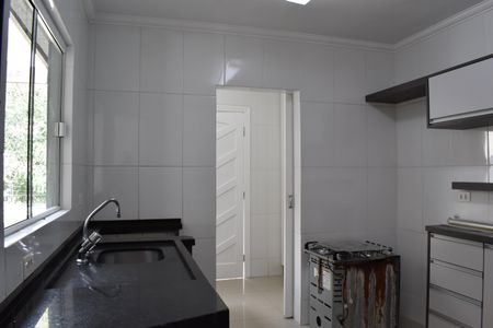 Casa de condomínio para alugar com 179m², 4 quartos e 2 vagasCozinha