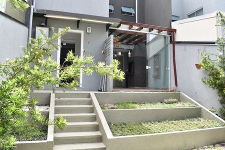 Casa de condomínio para alugar com 179m², 4 quartos e 2 vagasÁrea externa com Jardim