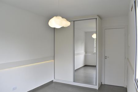 Casa de condomínio para alugar com 179m², 4 quartos e 2 vagasQuarto 1