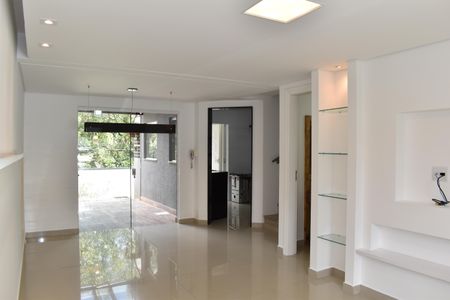 Sala de casa de condomínio para alugar com 4 quartos, 179m² em Pilarzinho, Curitiba