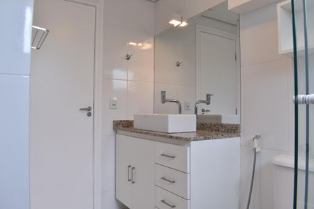 Casa de condomínio para alugar com 179m², 4 quartos e 2 vagasBanheiro da Suíte 2