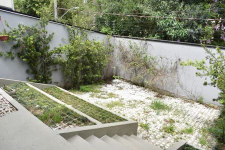 Casa de condomínio para alugar com 179m², 4 quartos e 2 vagasÁrea externa com Jardim