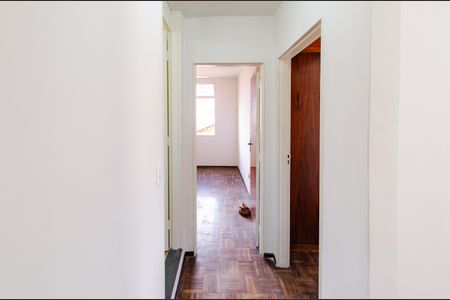 Corredor de apartamento à venda com 2 quartos, 45m² em Carlos Prates, Belo Horizonte