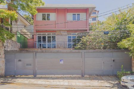 Casa à venda com 446m², 4 quartos e 6 vagasFachada