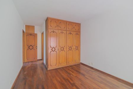 Casa à venda com 446m², 4 quartos e 6 vagasSuíte 4