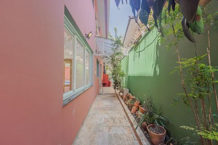 Casa à venda com 446m², 4 quartos e 6 vagasEntrada