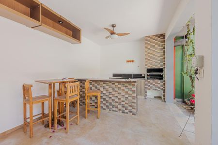 Casa à venda com 446m², 4 quartos e 6 vagasChurrasqueira