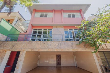 Casa à venda com 446m², 4 quartos e 6 vagasFachada