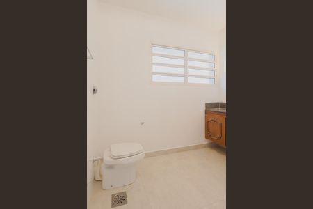 Casa à venda com 446m², 4 quartos e 6 vagasBanheiro da Suíte 4