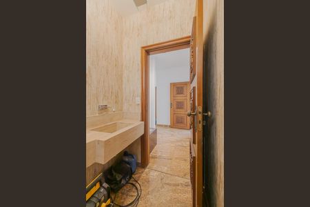 Casa à venda com 446m², 4 quartos e 6 vagasLavabo