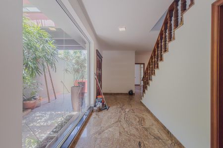 Casa à venda com 446m², 4 quartos e 6 vagasEntrada