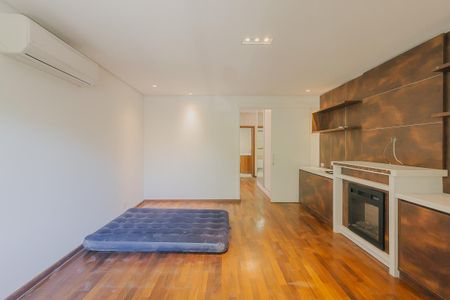 Casa à venda com 446m², 4 quartos e 6 vagasSuíte 2