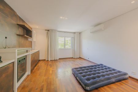 Casa à venda com 446m², 4 quartos e 6 vagasSuíte 2