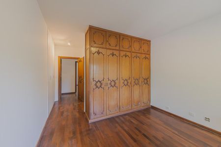 Casa à venda com 446m², 4 quartos e 6 vagasSuíte 1