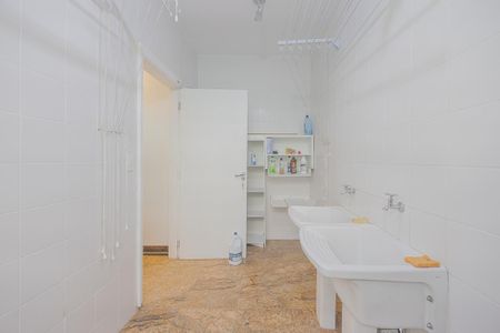 Casa à venda com 446m², 4 quartos e 6 vagasÁrea de Serviço