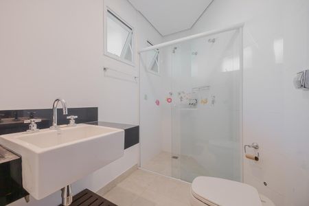 Casa à venda com 446m², 4 quartos e 6 vagasBanheiro da Suíte 3