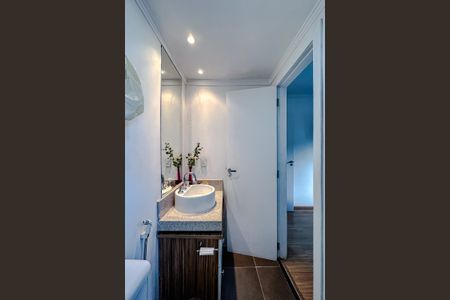 Apartamento à venda com 71m², 3 quartos e 2 vagas Apartamento à venda com 71m², 3 quartos e 2 vagasBanheiro da Suíte