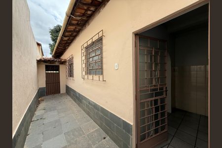 Casa à venda com 238m², 4 quartos e 4 vagas