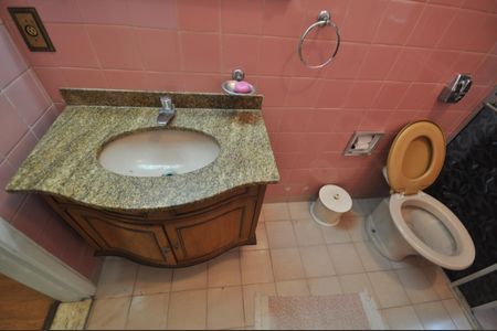 Casa à venda com 125m², 3 quartos e 2 vagasBanheiro Social