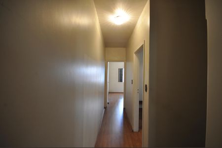 Casa à venda com 125m², 3 quartos e 2 vagasCorredor