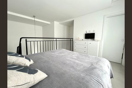 Suíte  de apartamento para alugar com 1 quarto, 74m² em Centro, Florianópolis