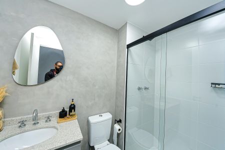 Banheiro de apartamento para alugar com 2 quartos, 73m² em Vila Independencia, São Paulo