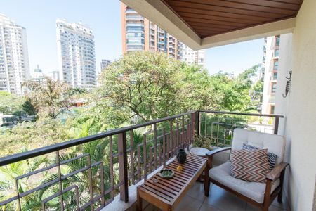 Apartamento para alugar com 147m², 3 quartos e 2 vagasVaranda