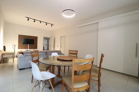 Sala de casa para alugar com 3 quartos, 223m² em Tabajaras, Uberlândia