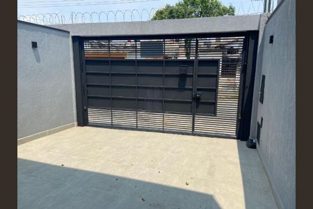 Casa à venda com 130m², 3 quartos e 2 vagas