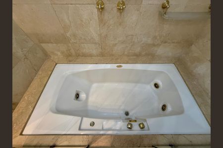 Apartamento para alugar com 387m², 4 quartos e 5 vagasBanheiro 1 Suíte 4