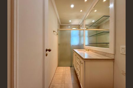 Apartamento para alugar com 387m², 4 quartos e 5 vagasBanheiro Suíte 2