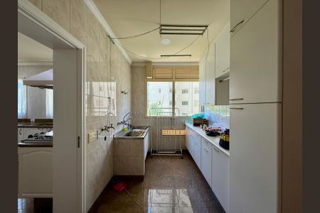 Apartamento para alugar com 387m², 4 quartos e 5 vagasÁrea de Serviço