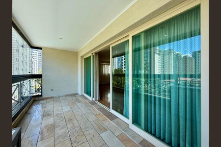 Apartamento para alugar com 387m², 4 quartos e 5 vagasSacada da Sala