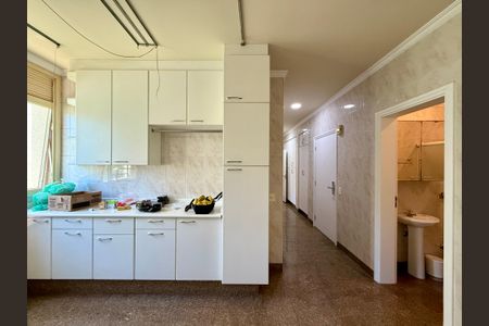 Apartamento para alugar com 387m², 4 quartos e 5 vagasÁrea de Serviço