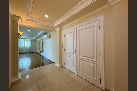 Apartamento para alugar com 387m², 4 quartos e 5 vagasEntrada Apartamento