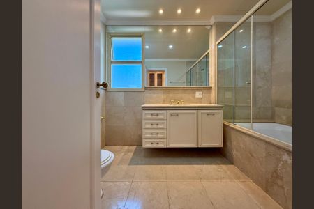 Apartamento para alugar com 387m², 4 quartos e 5 vagasBanheiro 1 Suíte 4