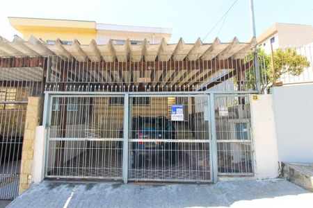 Casa à venda com 130m², 2 quartos e 2 vagas Casa à venda com 130m², 2 quartos e 2 vagasFachada