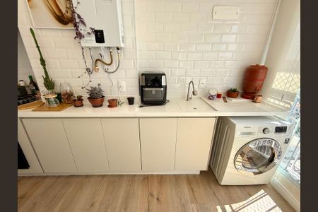 Apartamento à venda com 81m², 3 quartos e 1 vagaÁrea de Serviço