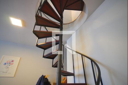 Apartamento à venda com 140m², 2 quartos e 1 vagaEscada