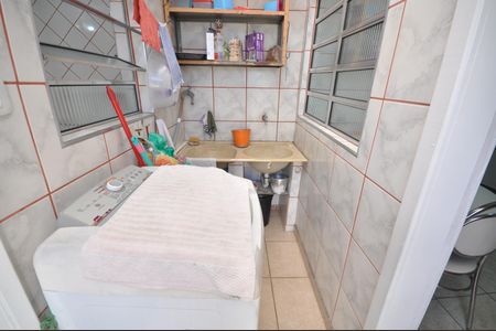 Casa à venda com 100m², 2 quartos e 1 vagaÁrea de Serviço