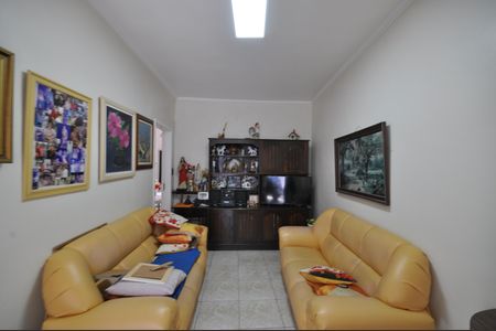 Casa à venda com 100m², 2 quartos e 1 vagaSala