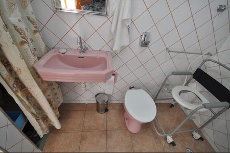 Banheiro de casa à venda com 2 quartos, 100m² em Vila Leonor, São Paulo