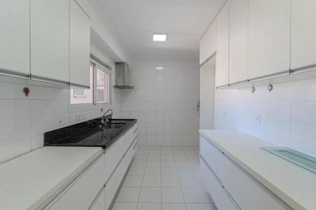 Apartamento à venda com 139m², 3 quartos e 2 vagas Apartamento à venda com 139m², 3 quartos e 2 vagasCozinha