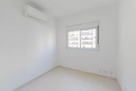 Apartamento à venda com 139m², 3 quartos e 2 vagas Apartamento à venda com 139m², 3 quartos e 2 vagasQuarto