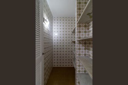 Casa para alugar com 350m², 5 quartos e 6 vagasCozinha - Despensa