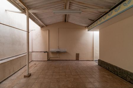 Casa para alugar com 350m², 5 quartos e 6 vagasQuintal