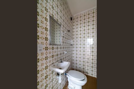 Casa para alugar com 350m², 5 quartos e 6 vagasBanheiro de serviço