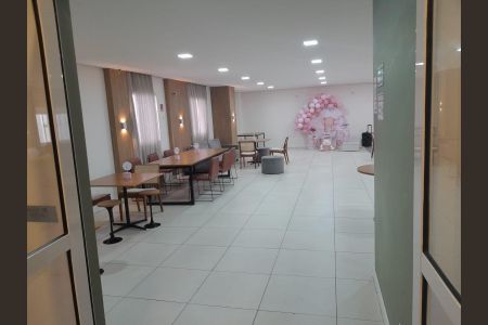 Apartamento à venda com 37m², 2 quartos e sem vagaÁrea comum